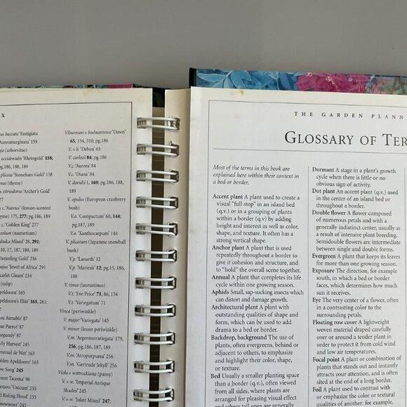 GARDEN PLANNER PERFECT BEDS & BORDERS BOOK - Picture 7 of 12